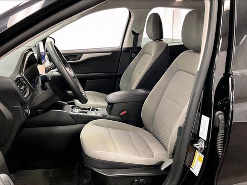 Used 2022 Ford Escape SE w/ SE Sport Appearance Package image 24