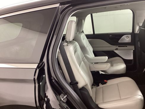 Used 2025 Lincoln Aviator Reserve w/ Equipment Group 201A image 10
