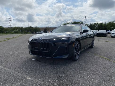 New 2025 BMW 760i xDrive w/ Autobahn Package image 1
