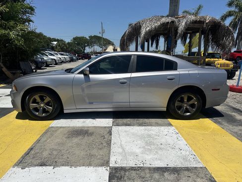Used 2014 Dodge Charger SXT image 6