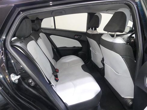 Used 2022 Toyota Prius LE image 28