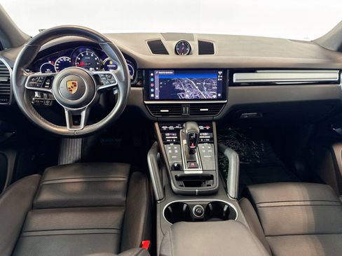 Used 2023 Porsche Cayenne Platinum Edition image 21