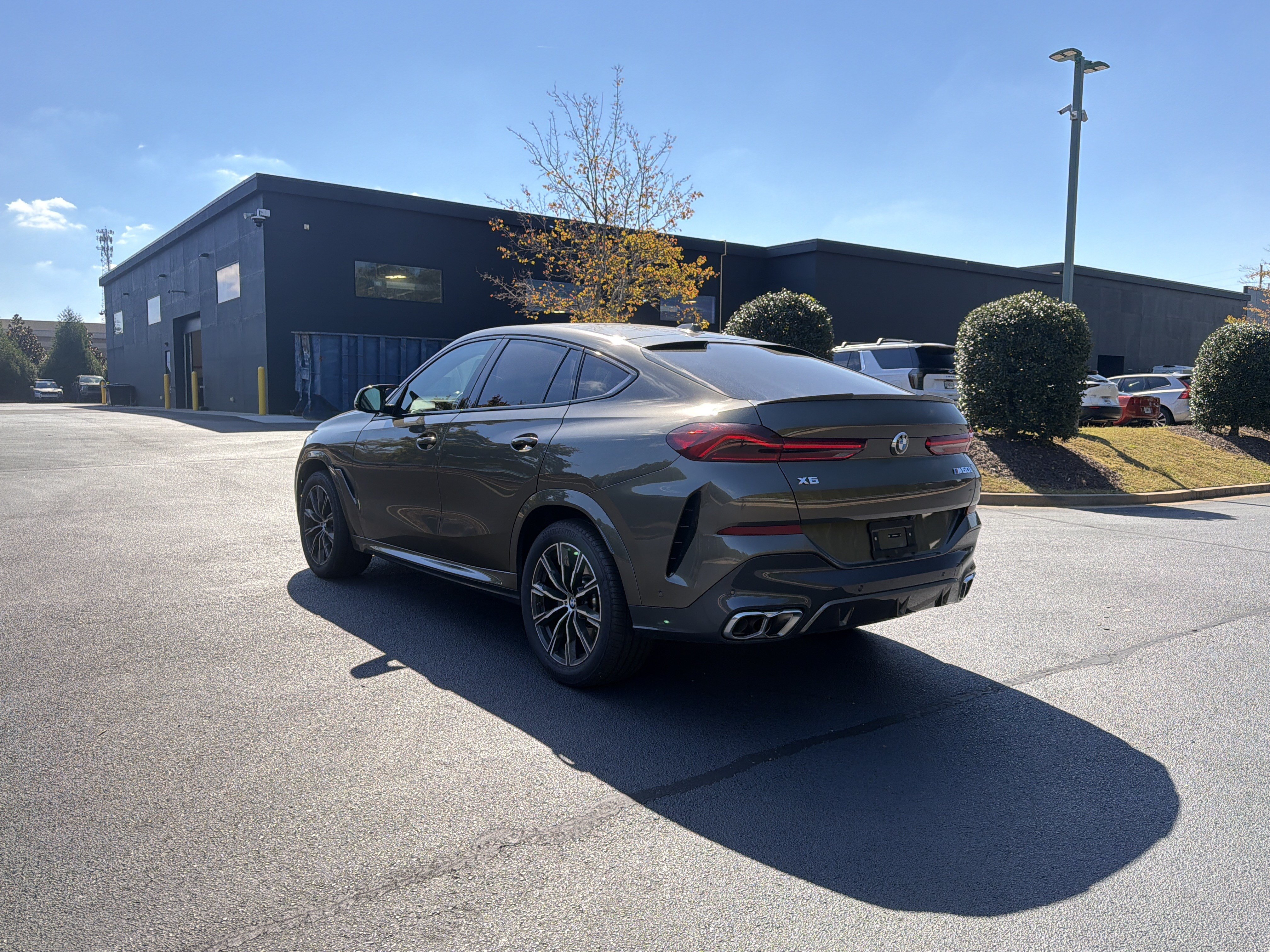 Used 2027 BMW X6 M60i AWD/4WD image 16
