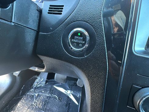 Used 2019 Ford Explorer XLT w/ Equipment Group 201A image 17