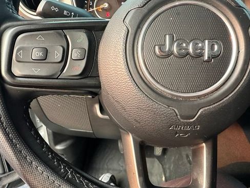 Used 2023 Jeep Gladiator Sport AWD/4WD image 23
