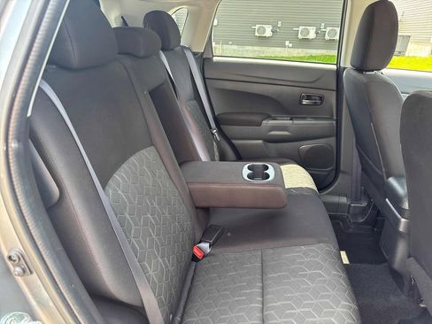 Used 2025 Mitsubishi Outlander Sport ES AWD/4WD image 28