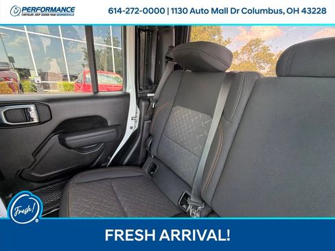 Used 2026 Jeep Gladiator Mojave w/ Safety Group AWD/4WD image 21