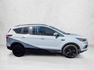 Used 2018 Ford Escape SE video 4