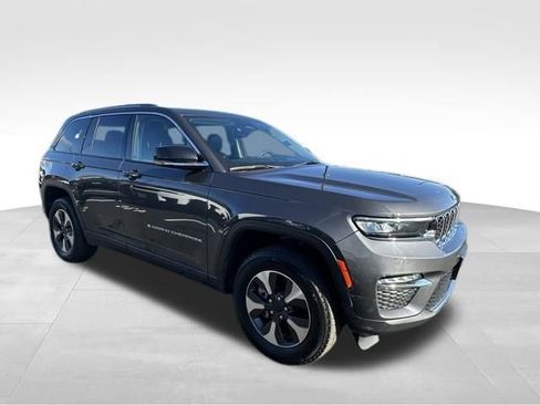 Used 2022 Jeep Grand Cherokee Limited 4xe image 10