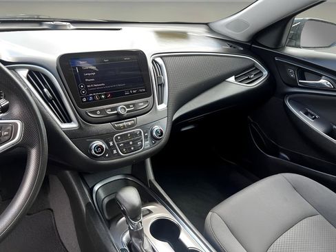 Used 2022 Chevrolet Malibu LT image 13