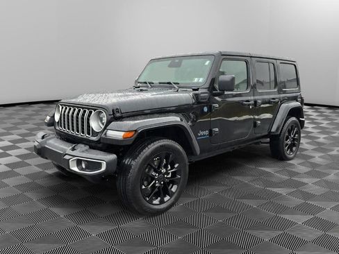 Used 2025 Jeep Wrangler Sahara w/ Safety Group image 1