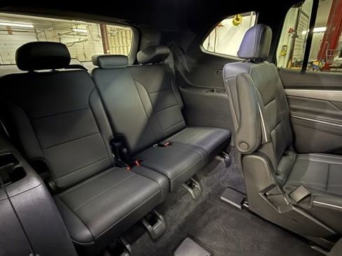 Used 2025 Buick Enclave Preferred image 30