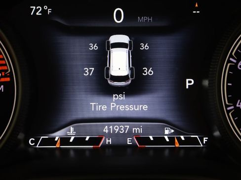 Used 2020 Jeep Cherokee Trailhawk w/ Cold Weather Group AWD/4WD image 35