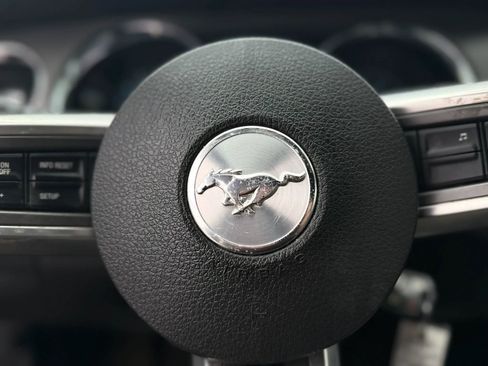 Used 2014 Ford Mustang Coupe RWD image 25