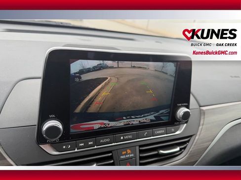 Used 2025 Nissan Altima 2.5 SV image 24