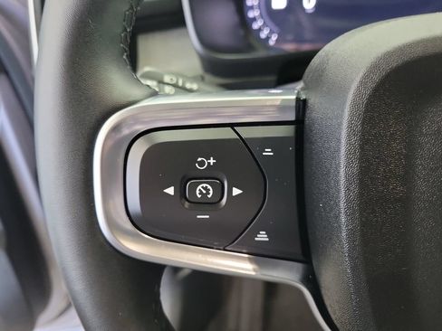 Certified 2026 Volvo XC40 B5 Plus AWD/4WD image 25