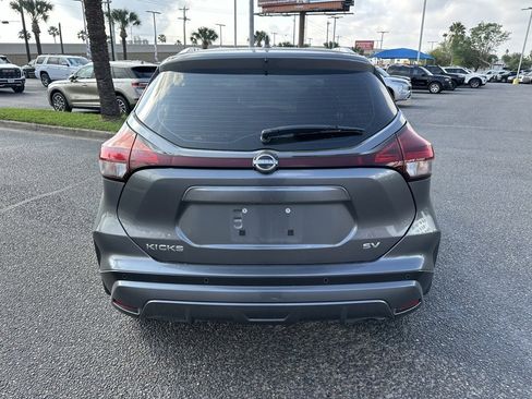 Used 2023 Nissan Kicks SV image 5