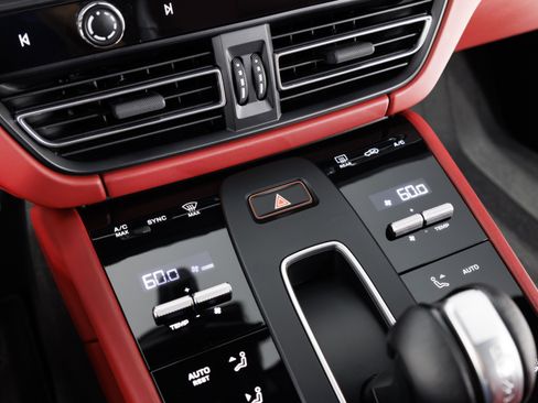 Used 2022 Porsche Macan GTS AWD/4WD image 29