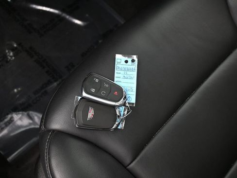 Used 2022 Cadillac XT4 Premium Luxury w/ Enhanced Visibility Package image 19