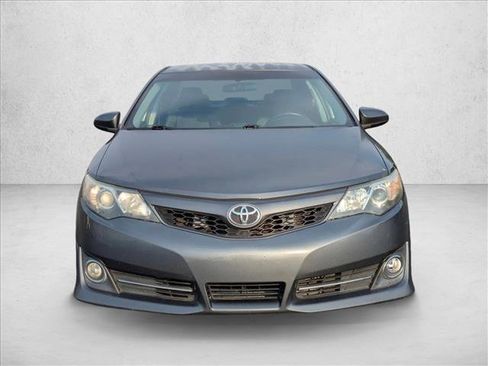 Used 2013 Toyota Camry SE FWD image 2