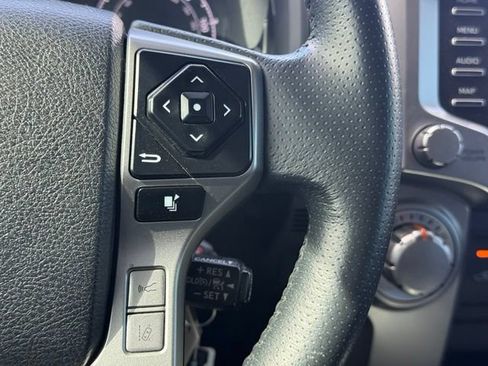 Used 2020 Toyota 4Runner SR5 AWD/4WD image 29