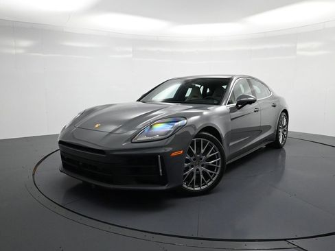 Used 2025 Porsche Panamera image 25