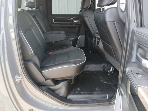 New 2026 RAM 4500 4x4 Crew Cab DRW w/ Laramie Trim Package image 21