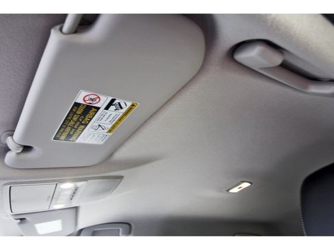 Certified 2025 Nissan Kicks SR AWD/4WD image 30