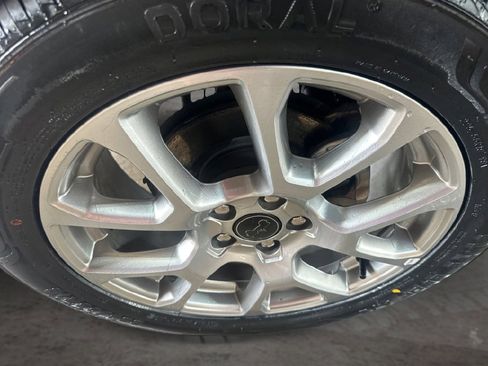 Used 2025 Jeep Compass Limited AWD/4WD image 16