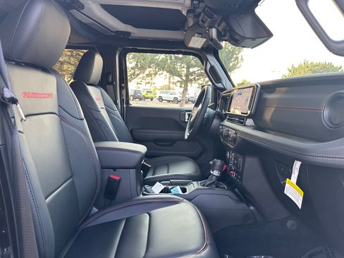 New 2026 Jeep Wrangler Unlimited Rubicon AWD/4WD image 31
