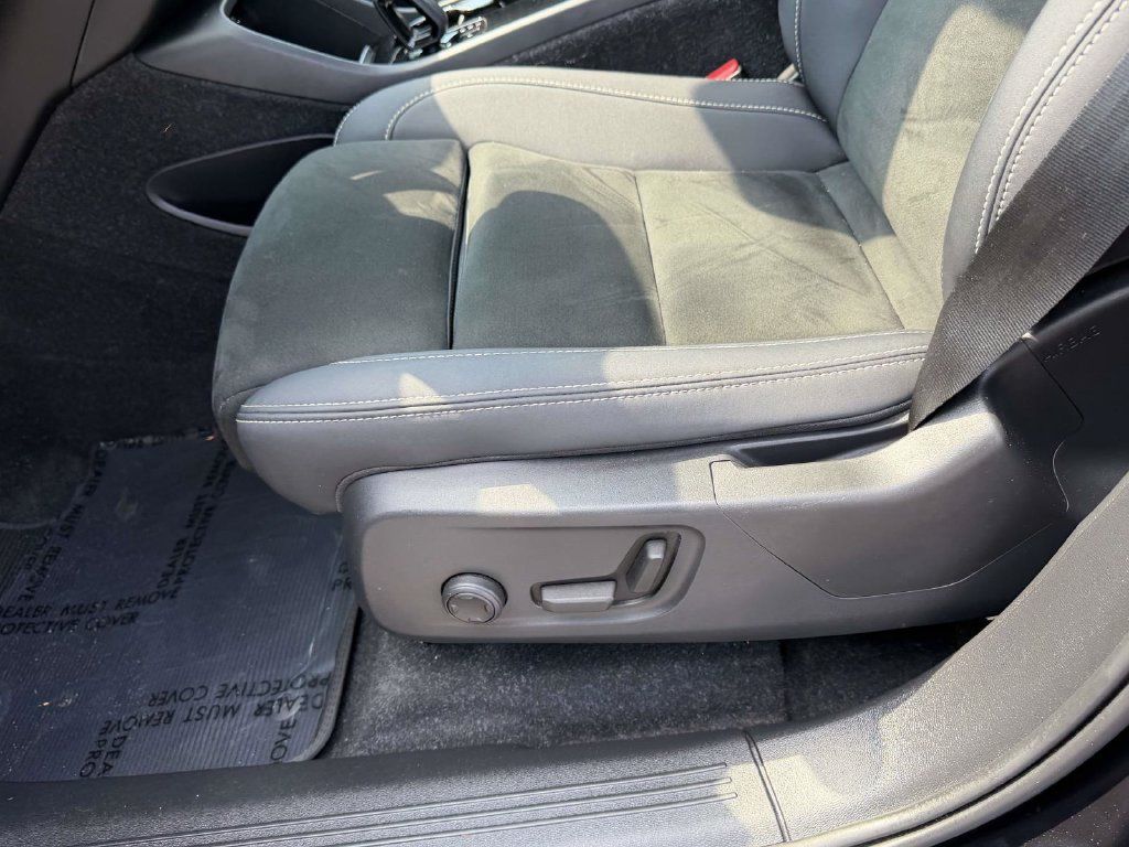 Used 2022 Volvo XC40 P8 Recharge Ultimate AWD/4WD image 16
