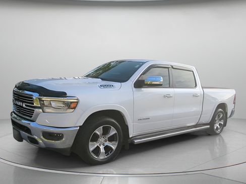Used 2019 RAM 1500 Laramie AWD/4WD image 13