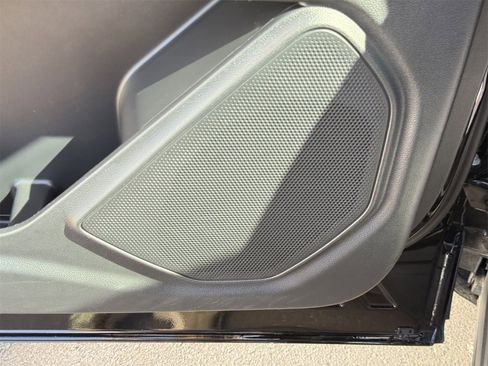 Certified 2025 Ford Explorer ST-Line image 19