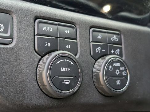 Used 2024 Chevrolet Silverado 2500 LTZ w/ LTZ Convenience Package AWD/4WD image 31