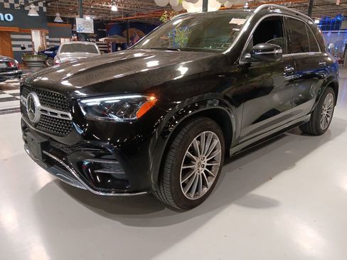 Certified 2024 Mercedes-Benz GLE 450 4MATIC w/ AMG Line Exterior image 1