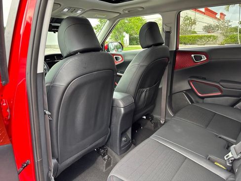 Used 2021 Kia Soul Turbo FWD image 22