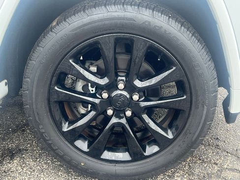 Used 2019 Jeep Grand Cherokee Altitude image 17