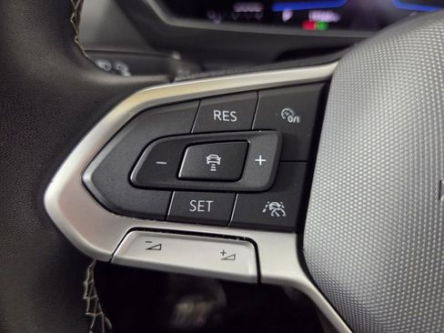 Used 2023 Volkswagen Tiguan SE R-Line FWD image 18