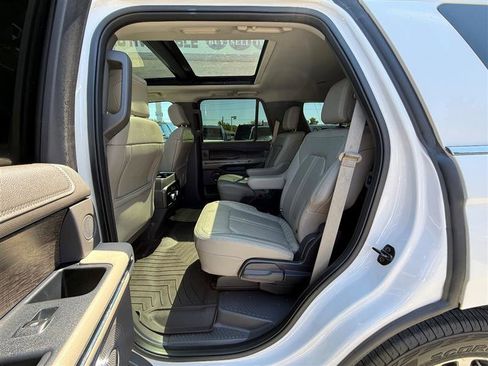 Used 2018 Ford Expedition Limited w/ Equipment Group 301A RWD image 21