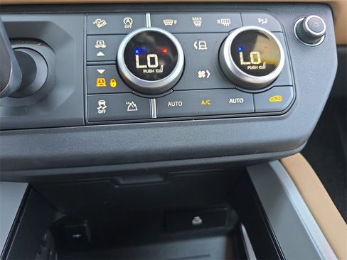 New 2025 Land Rover Defender 110 V8 image 23