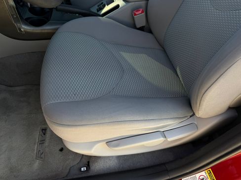 Used 2012 Toyota RAV4 FWD w/ Upgrade Value Pkg image 11