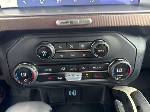 Used 2023 Ford Bronco Outer Banks AWD/4WD image 11