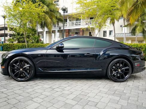 Used 2020 Bentley Continental GT V8 image 15