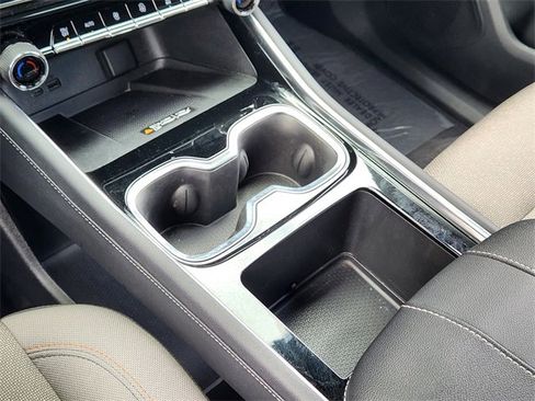 Certified 2025 Chevrolet Traverse LT image 15