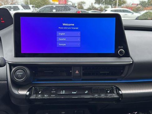 Used 2025 Toyota Prius XLE image 17