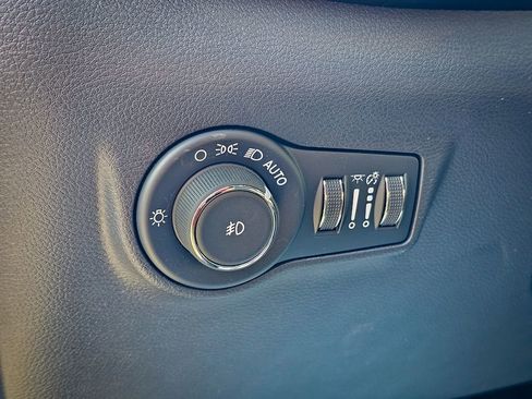 Used 2024 Jeep Compass Latitude image 13