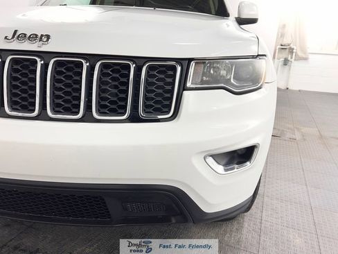 Used 2018 Jeep Grand Cherokee Laredo image 11