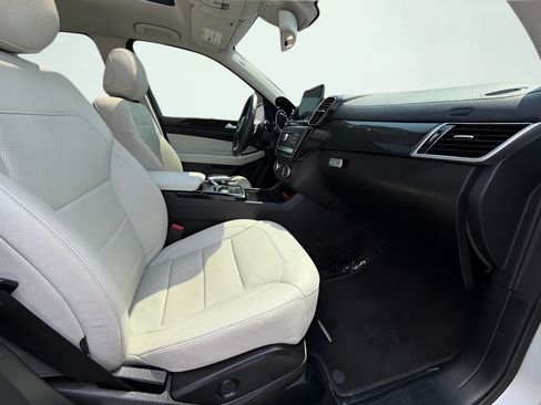 Used 2018 Mercedes-Benz GLS 450 4MATIC image 31