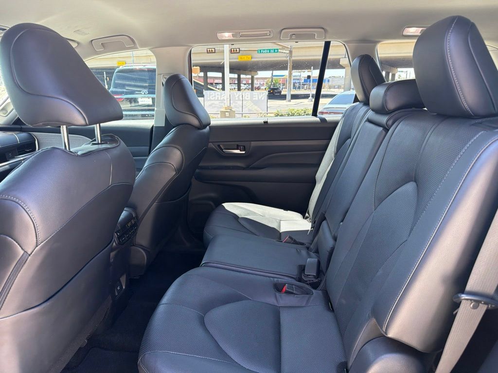 Used 2024 Toyota Grand Highlander FWD image 38