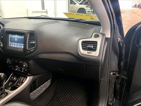 Used 2019 Jeep Compass Latitude w/ Popular Equipment Group image 13